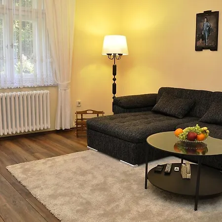 Atmospheric Quiet Apartment